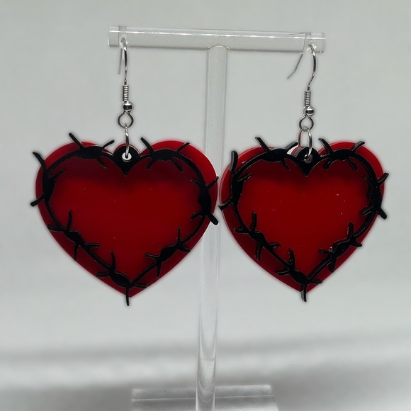 Edgy Heart-Shaped Earrings in Red and Black - Picture 1 of 2
